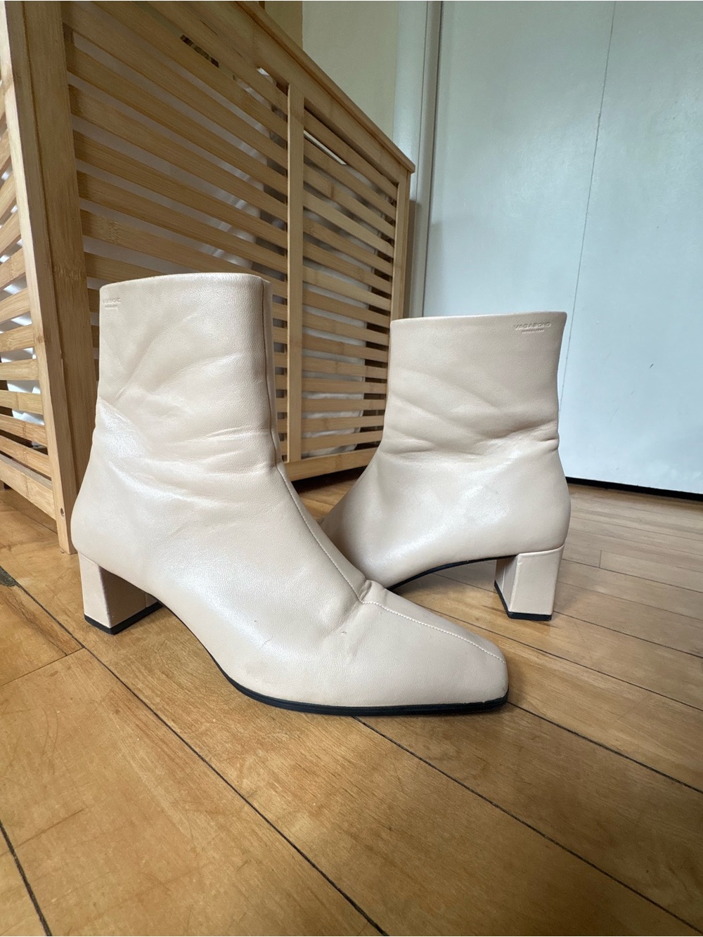 Vagabond Cream Leather Square-Toe Ankle Boots